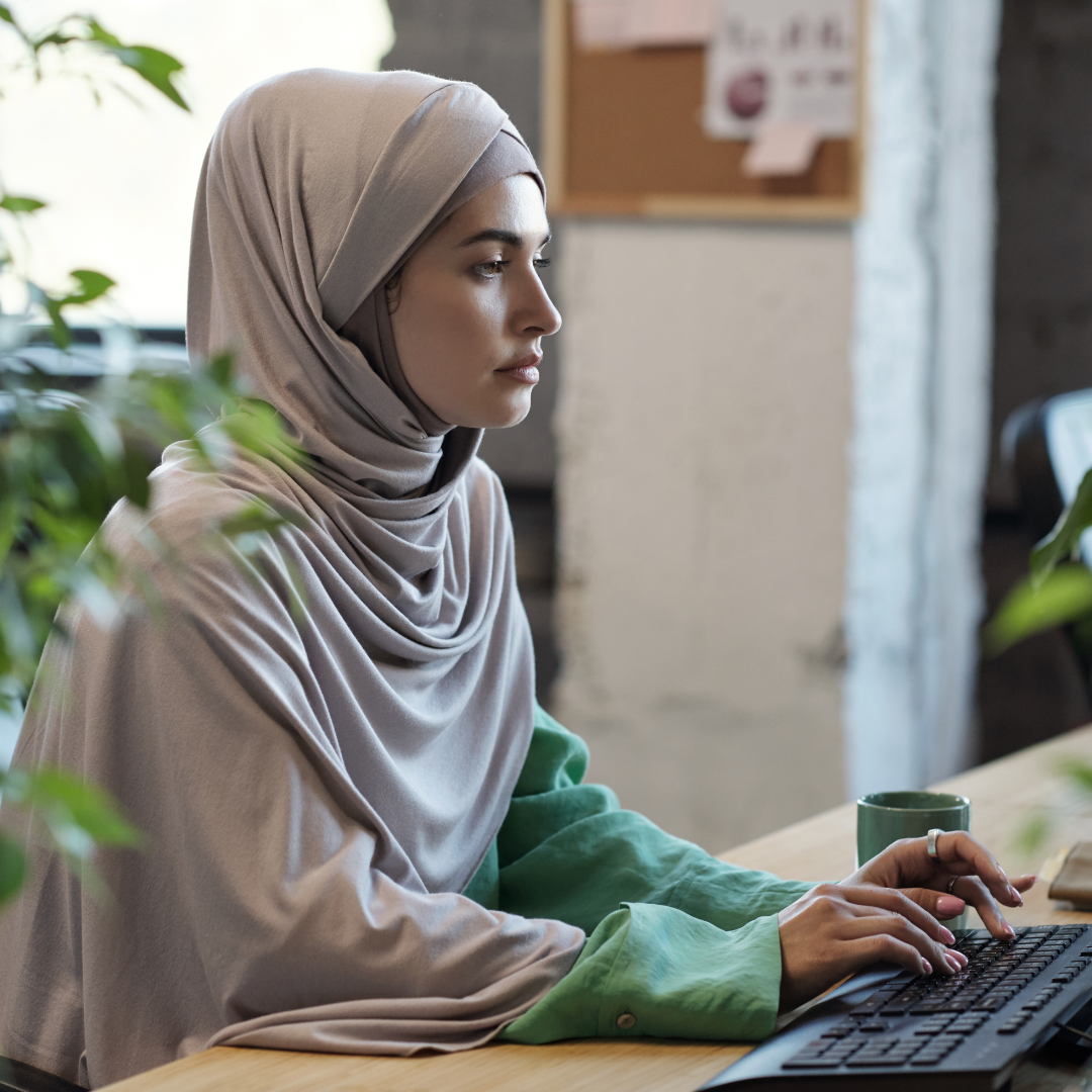 Yusra : Blogger, Seo Specialist, WordPress Manager